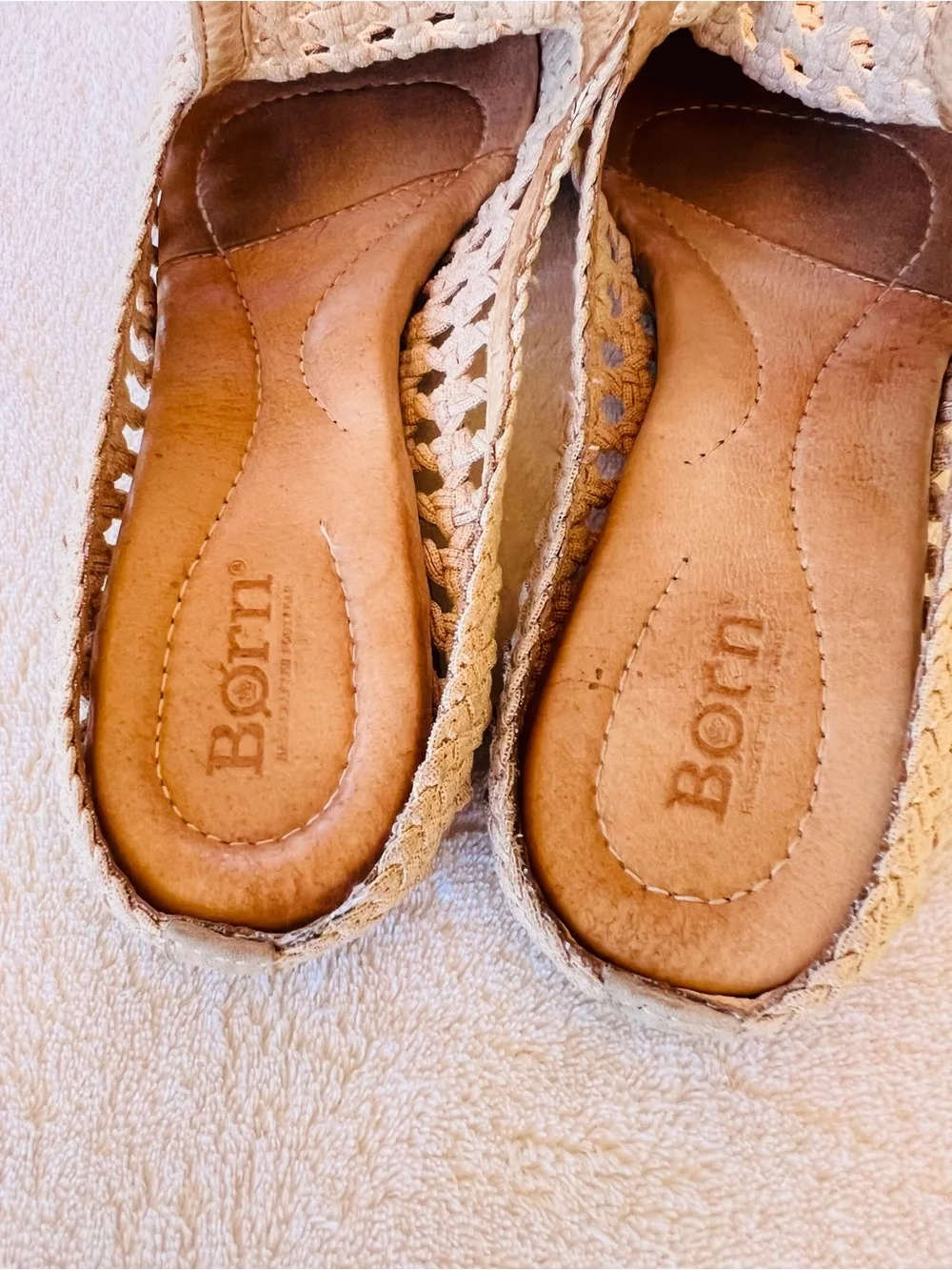 BORN NEUTRAL BEIGE WOVEN COMFORT MULE SLIDES SIZE 9 - Picture 5 of 6